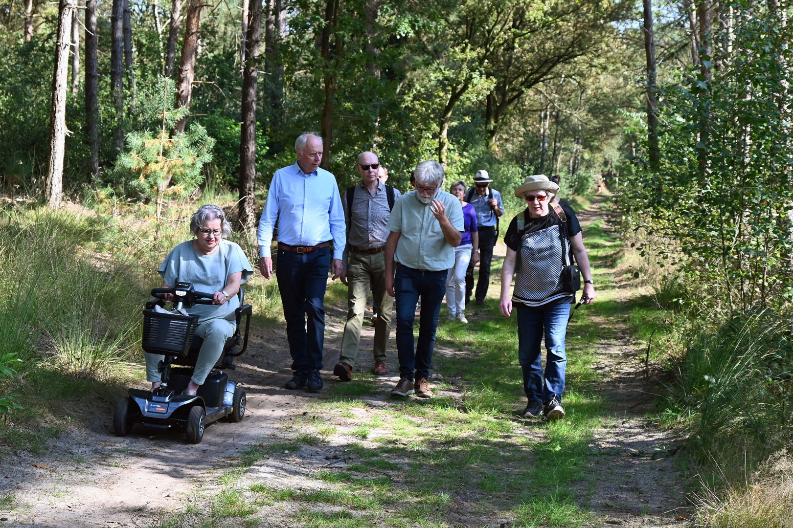 wandeling naar Kamp Dennenlust met familieleden van de voormalige onderduikers Wim Gebhard en Frits Hoff d.d. 21-09-2024